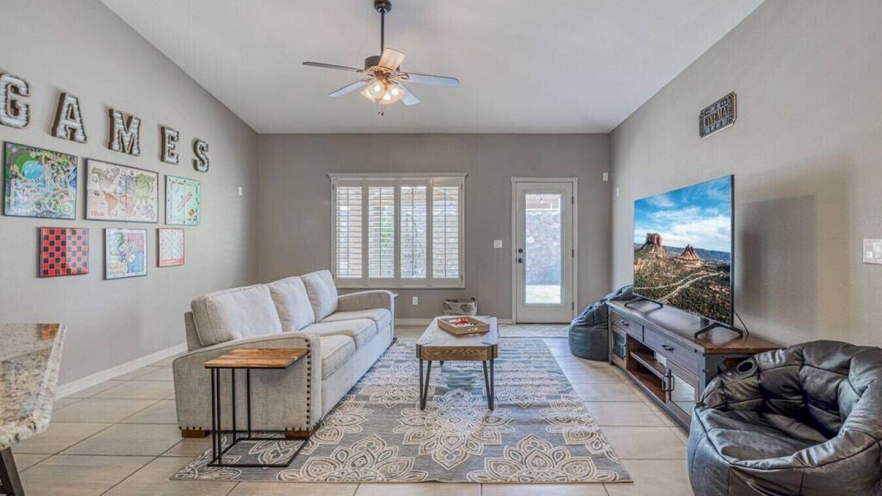 Photo of Livingroom in Biggs Field