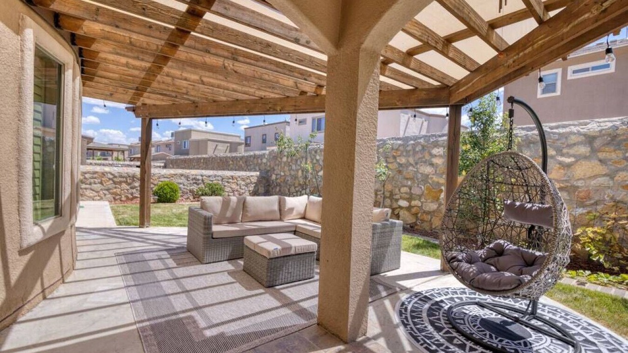 Photo of Patio Balcony in Biggs Field