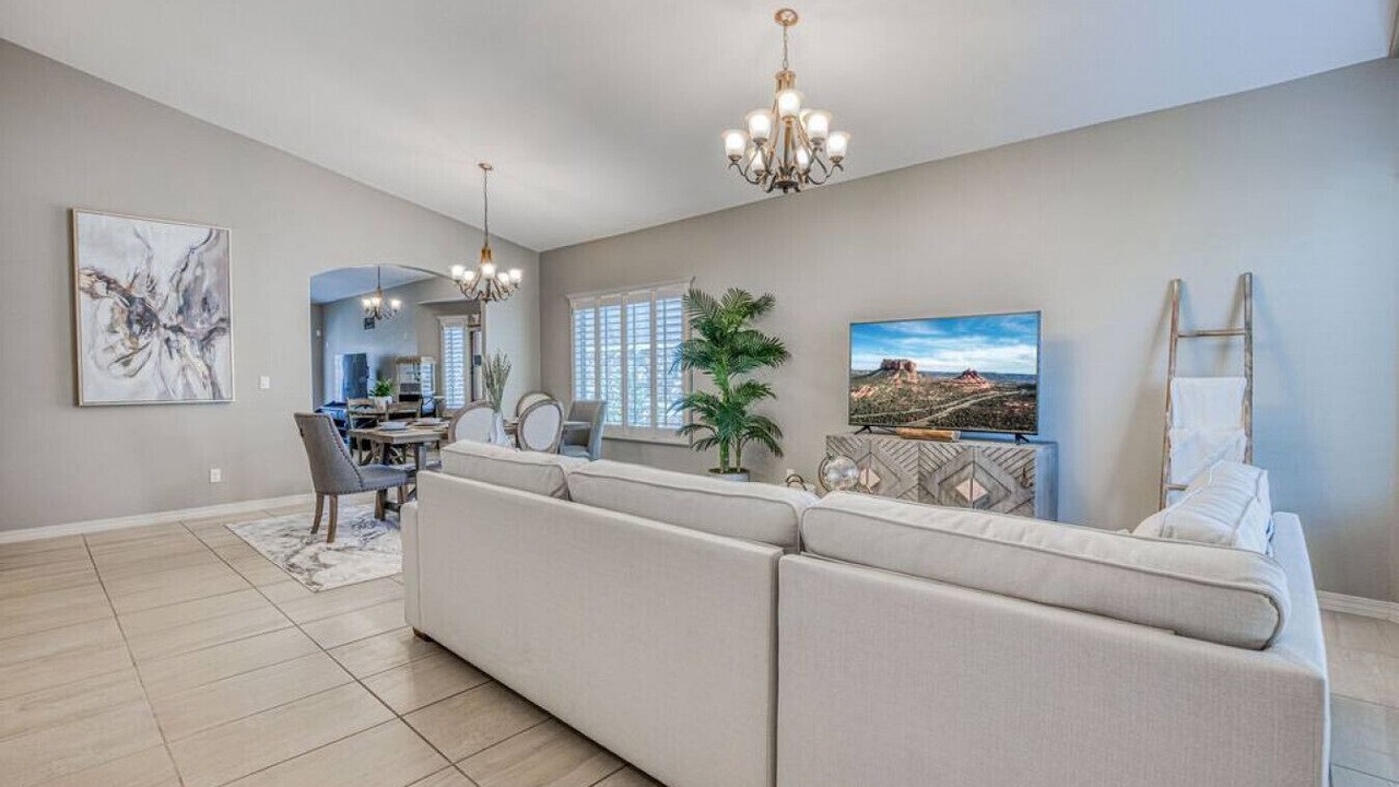 Photo of Livingroom in Biggs Field