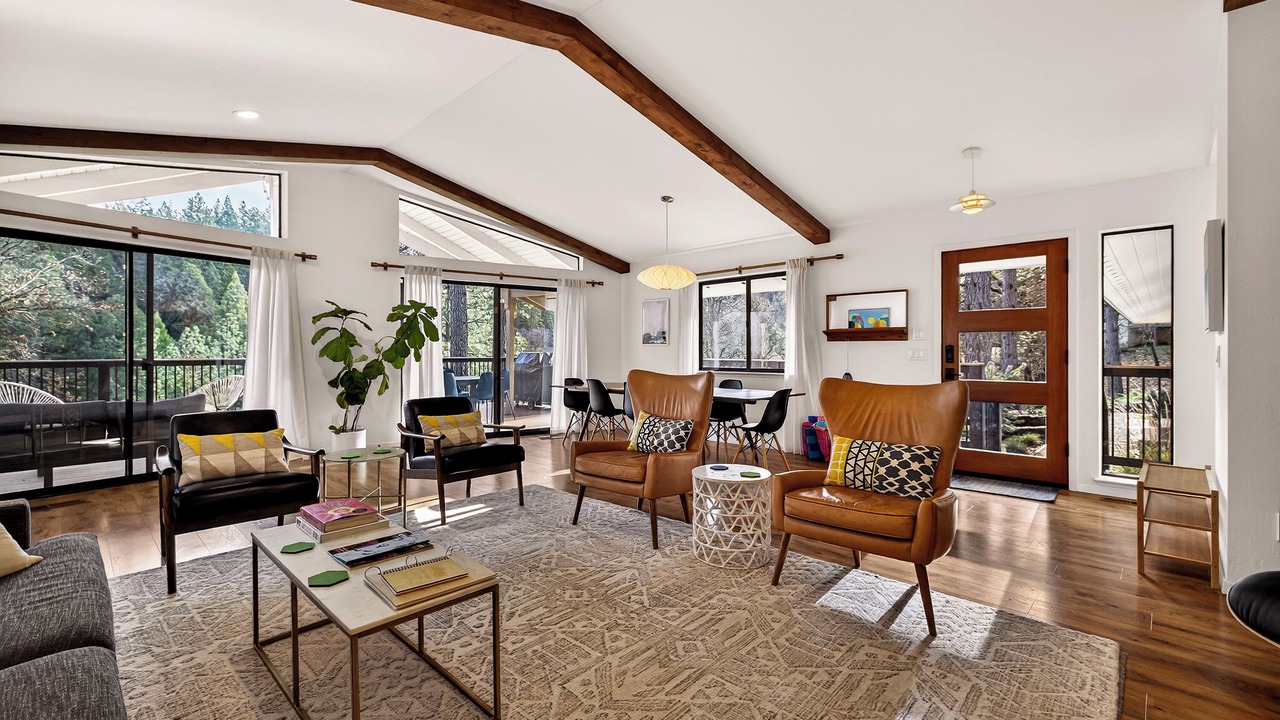 Photo of Livingroom in Grass Valley