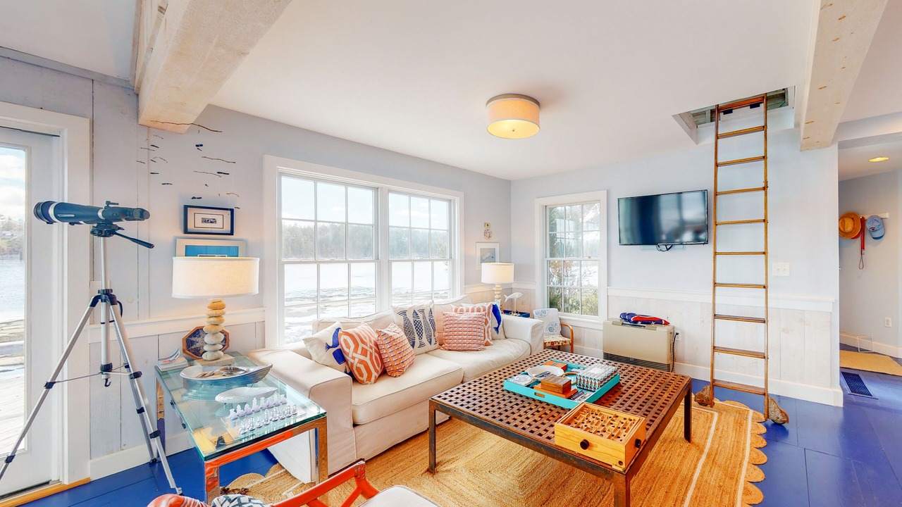 Photo of Livingroom in Tenants Harbor