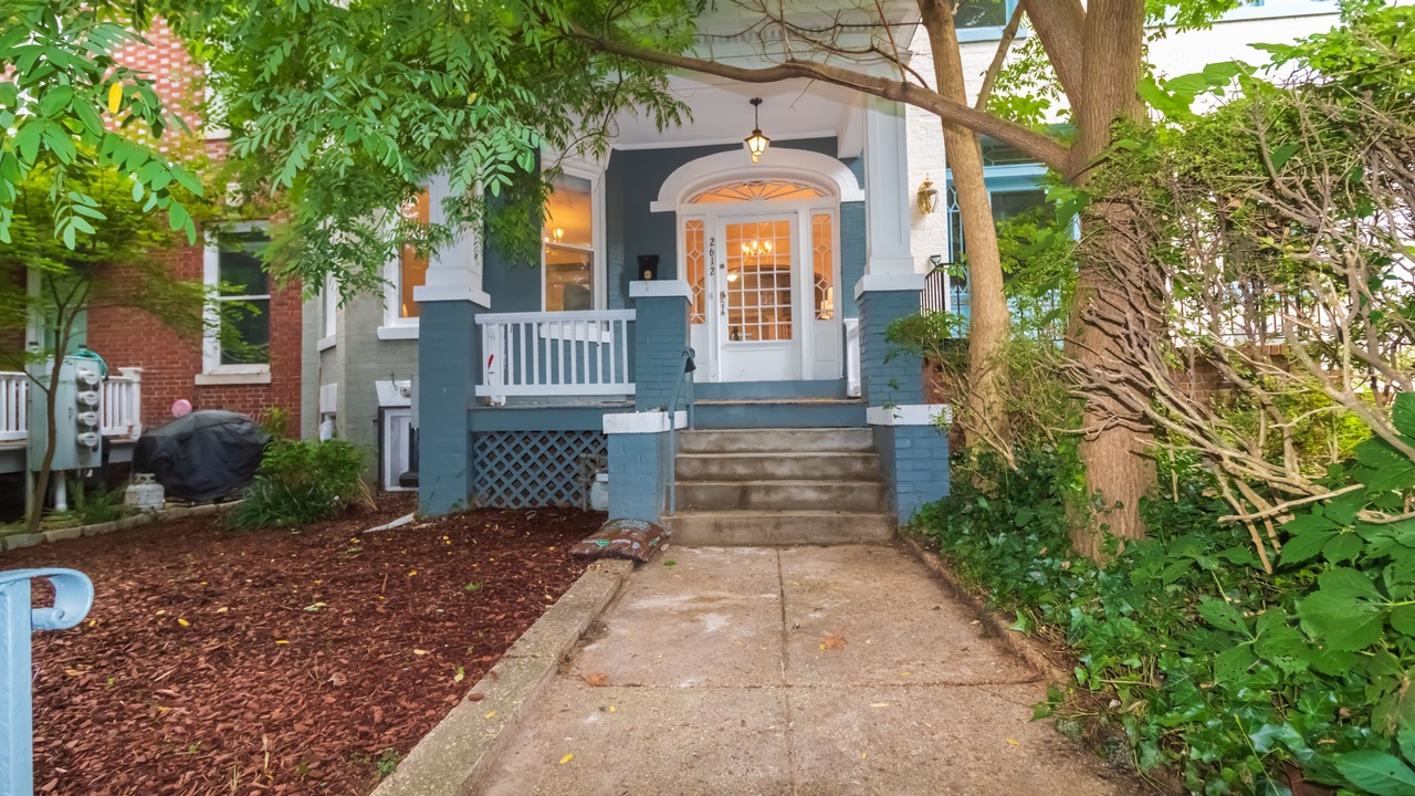 Photo of Outdoor in Woodley Park