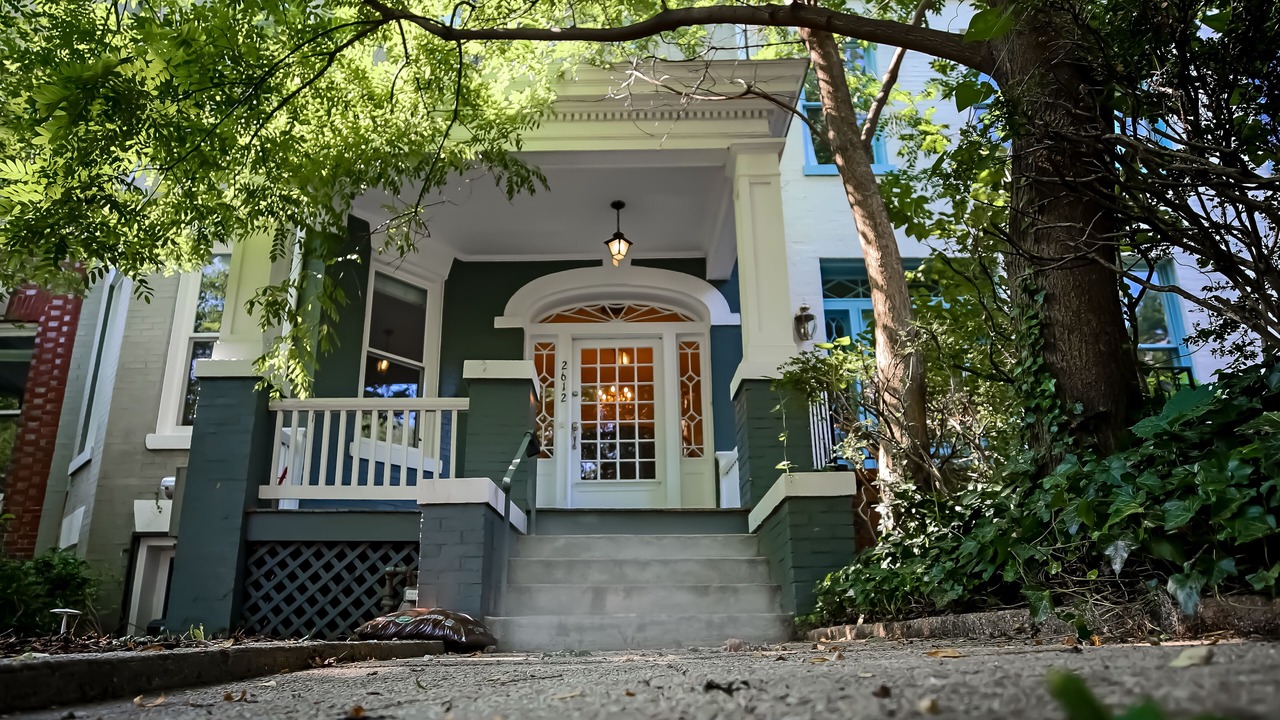 Photo of Outdoor in Woodley Park