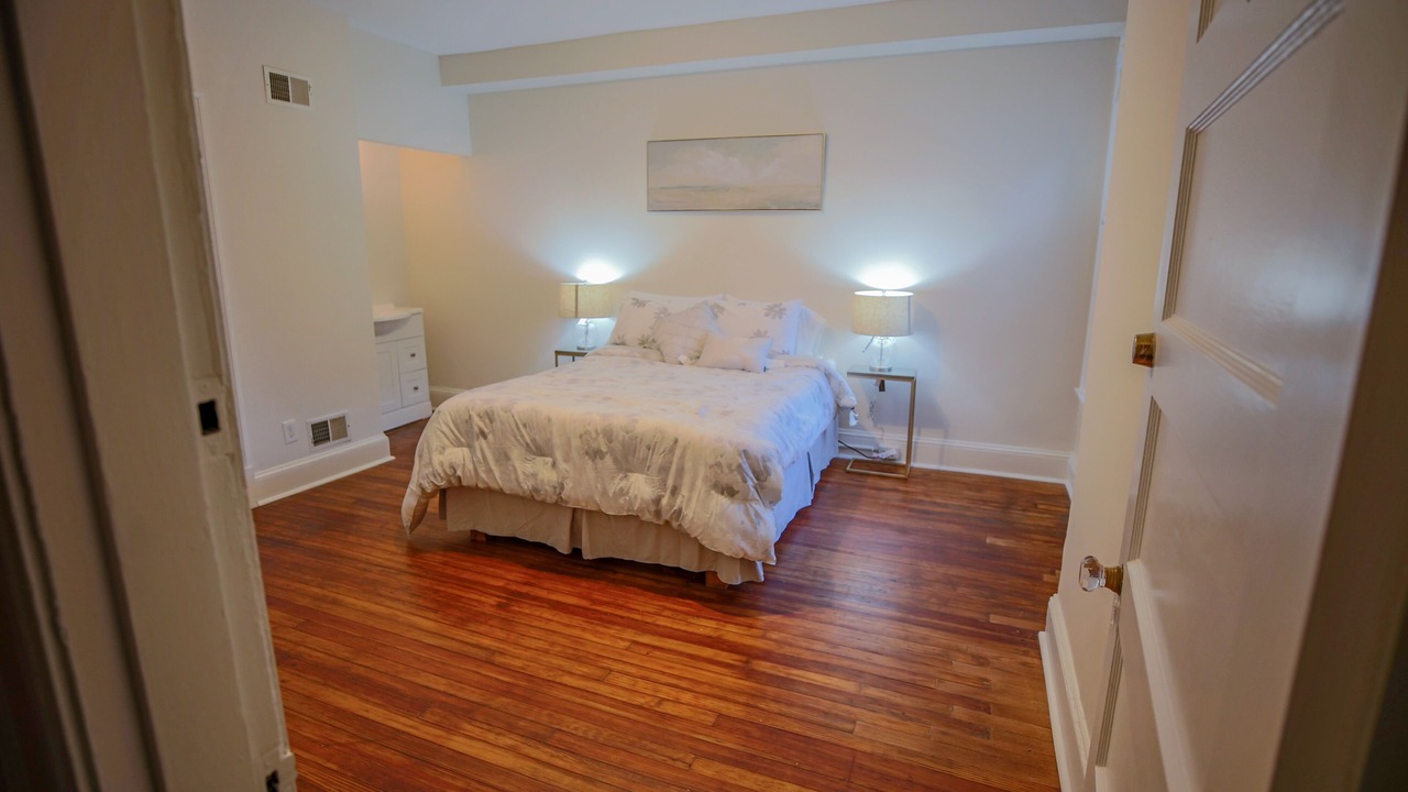 Photo of Bedroom in Woodley Park