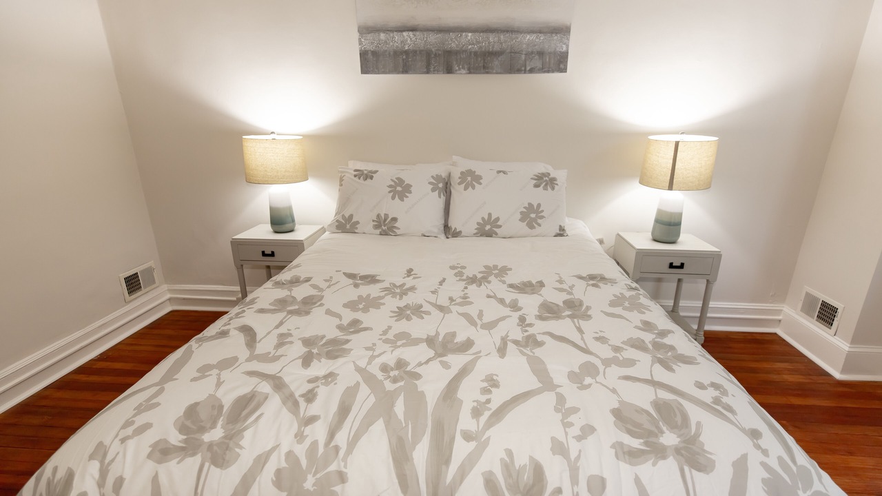 Photo of Bedroom in Woodley Park