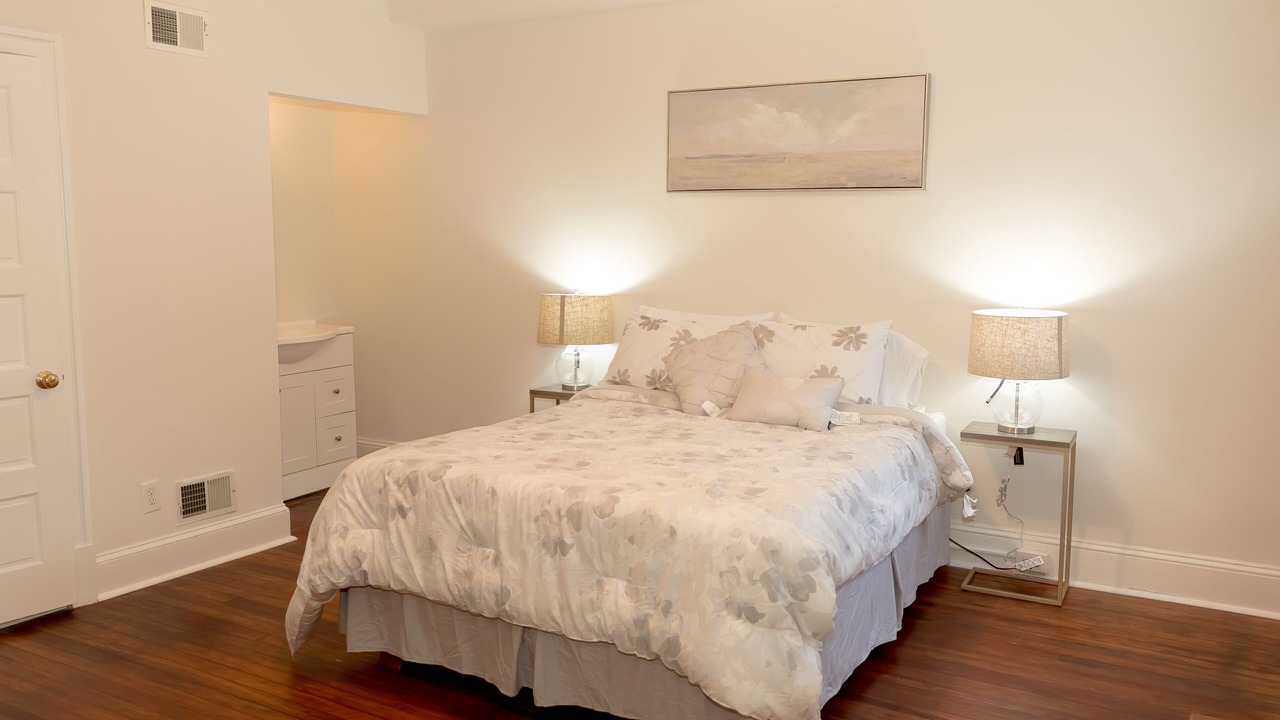 Photo of Bedroom in Woodley Park