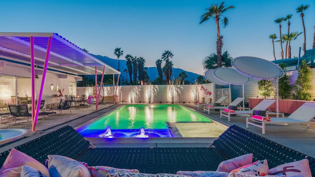 Photo of Outdoor in Racquet Club Estates