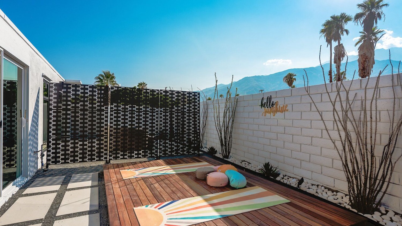 Photo of Patio Balcony in Racquet Club Estates