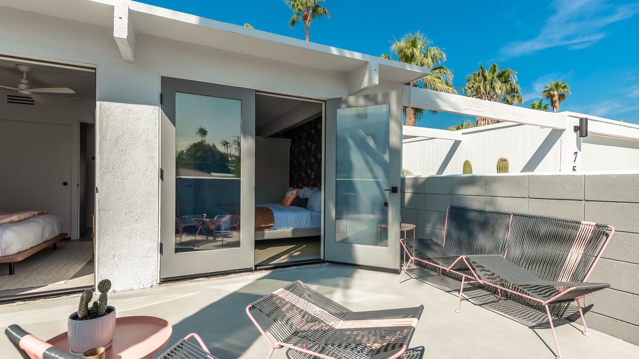 Photo of Patio Balcony in Racquet Club Estates