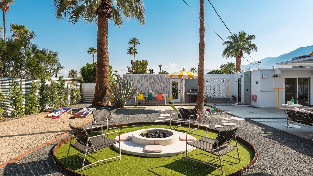 Photo of Patio Balcony in Racquet Club Estates