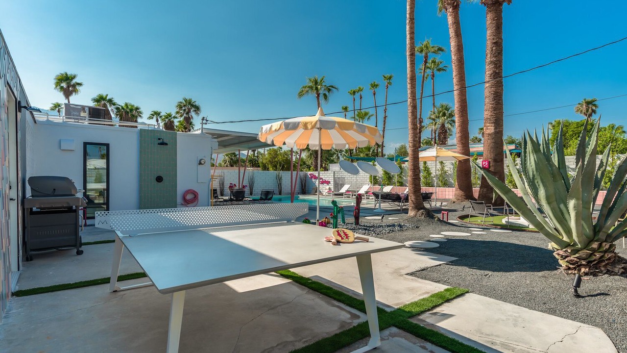 Photo of Outdoor in Racquet Club Estates