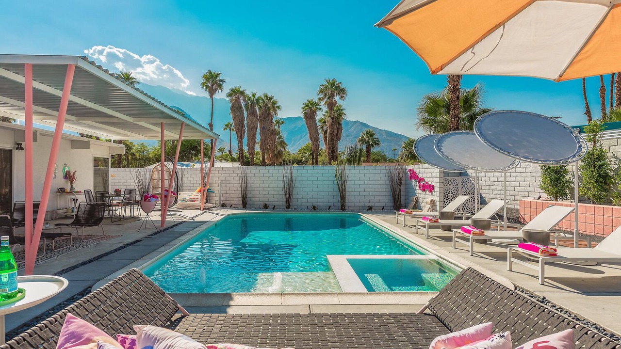 Photo of Outdoor in Racquet Club Estates