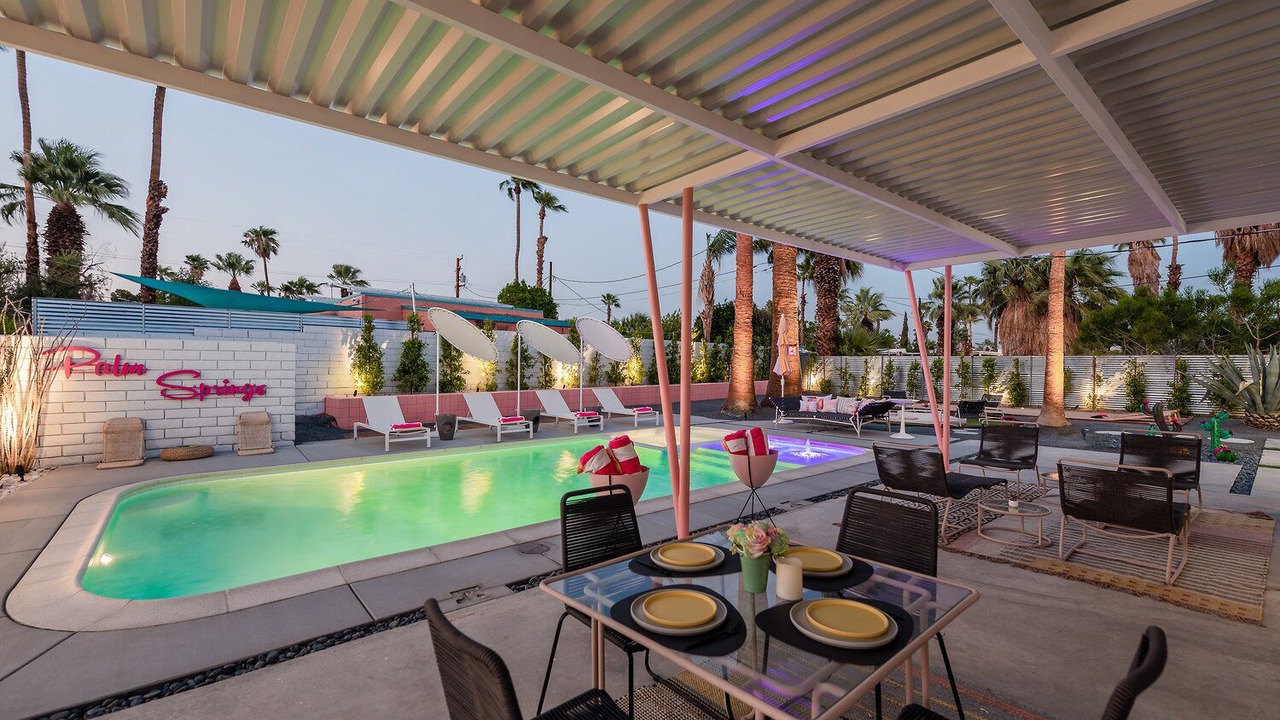 Photo of Outdoor in Racquet Club Estates