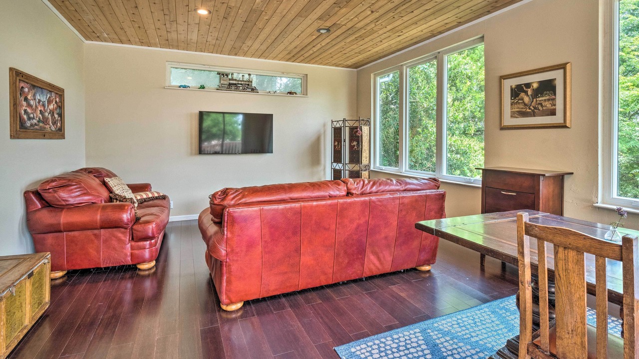 Photo of Livingroom in Apache Shores