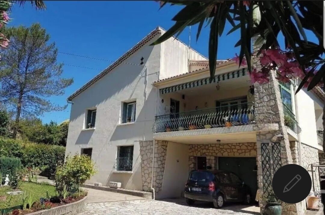 Photo of Outdoor in Ales