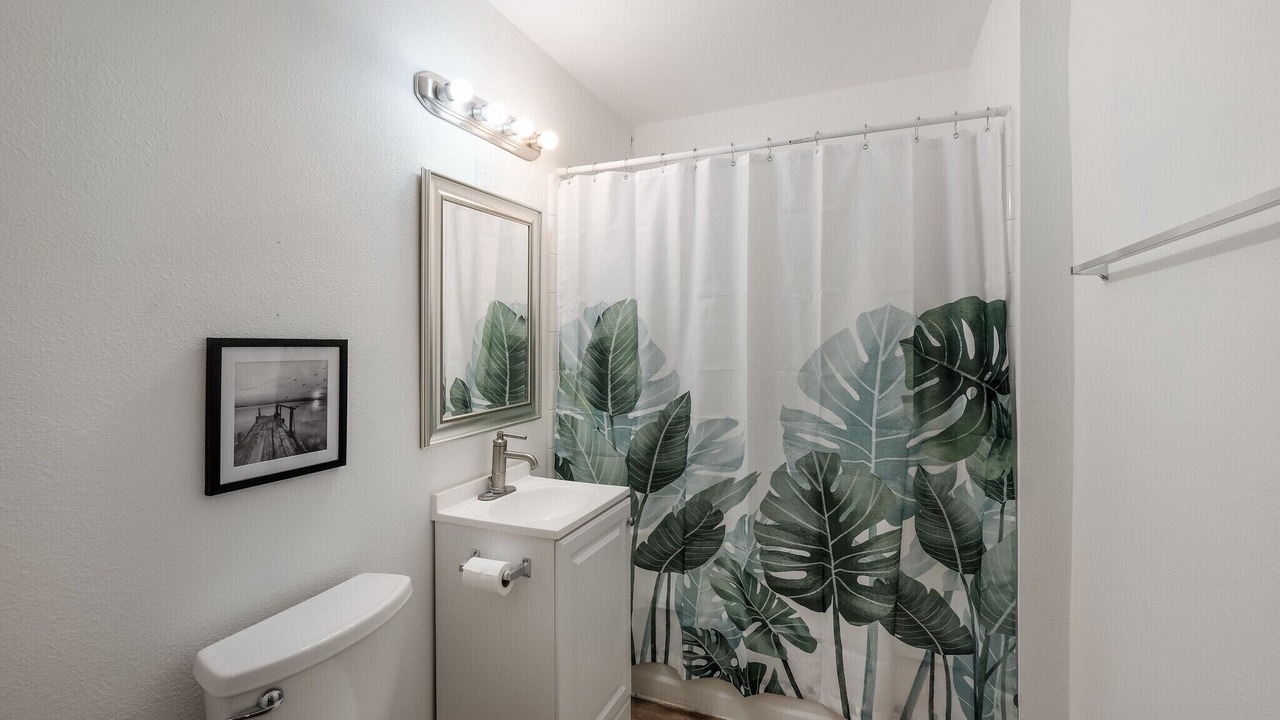 Photo of Bathroom in Olmos Park