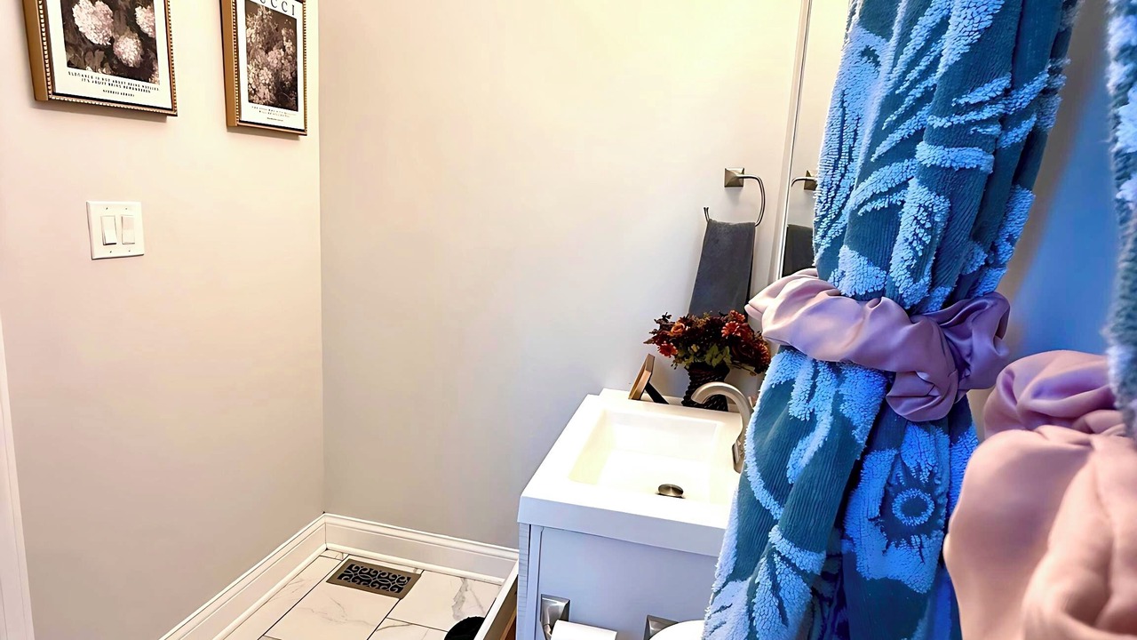 Photo of Bathroom in Grand Boulevard