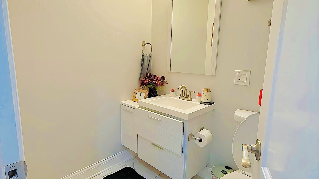 Photo of Bathroom in Grand Boulevard