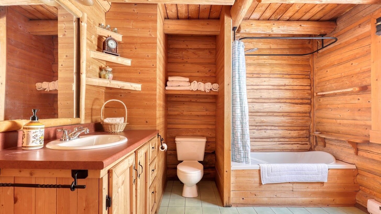 Photo of Bathroom in Mandeville