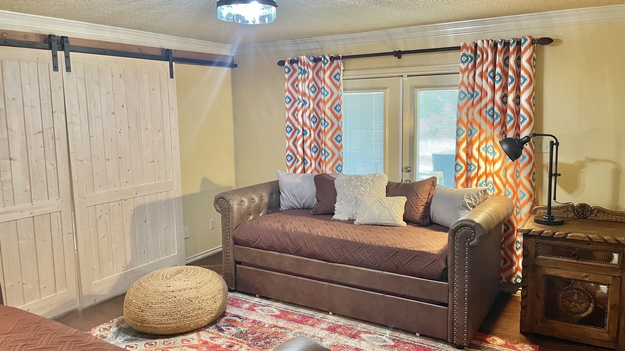 Photo of Livingroom in Bryan