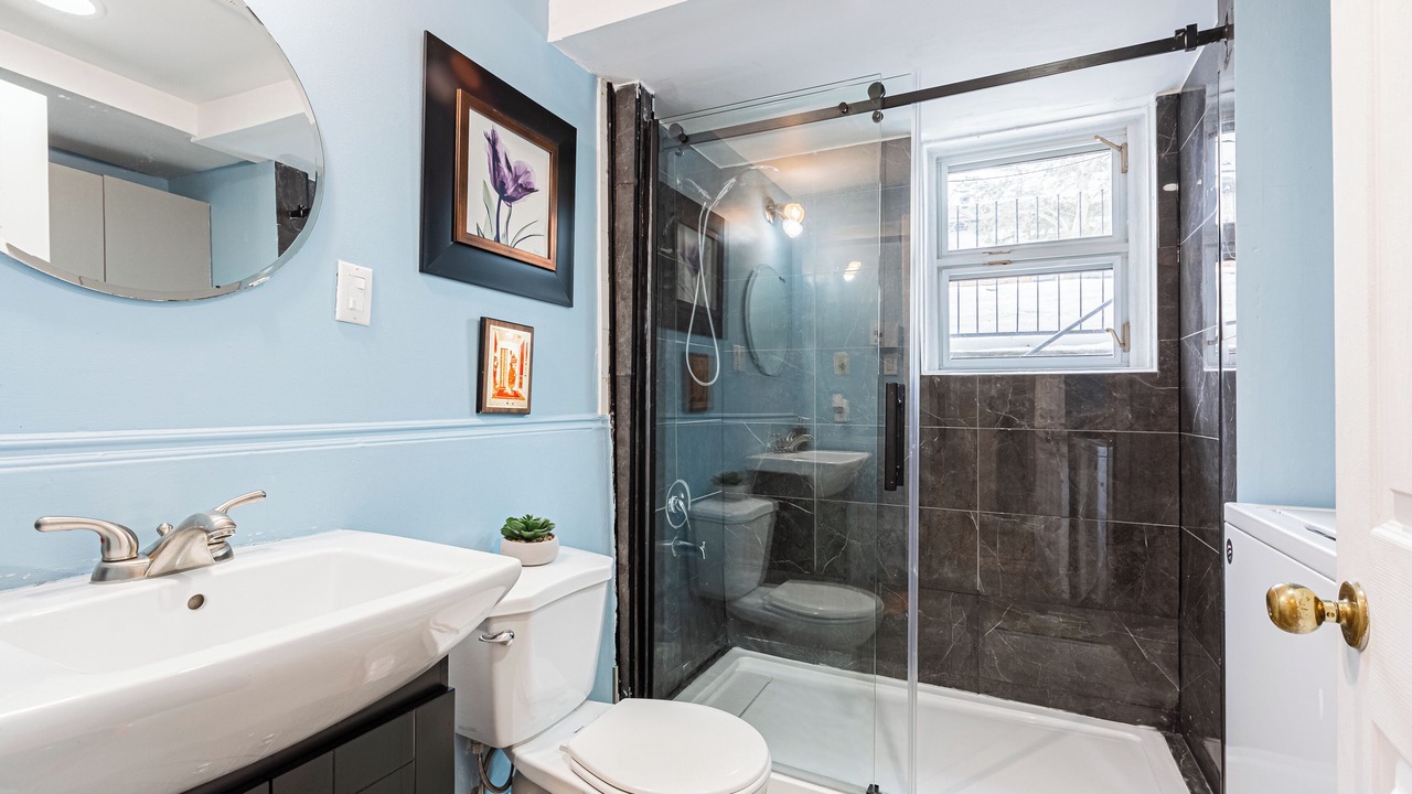 Photo of Bathroom in Terrebonne