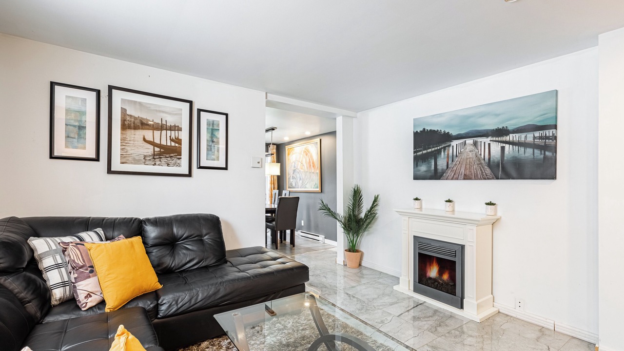 Photo of Livingroom in Terrebonne