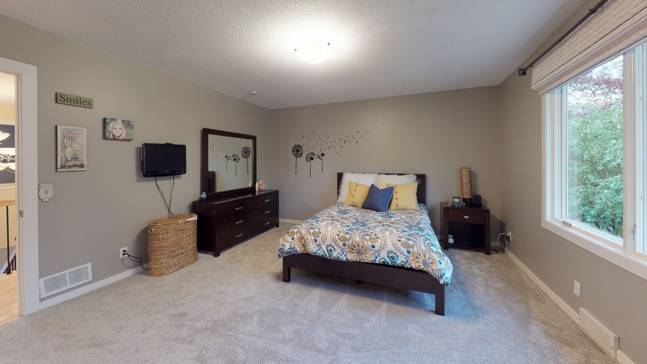 Photo of Bedroom in Golden Valley
