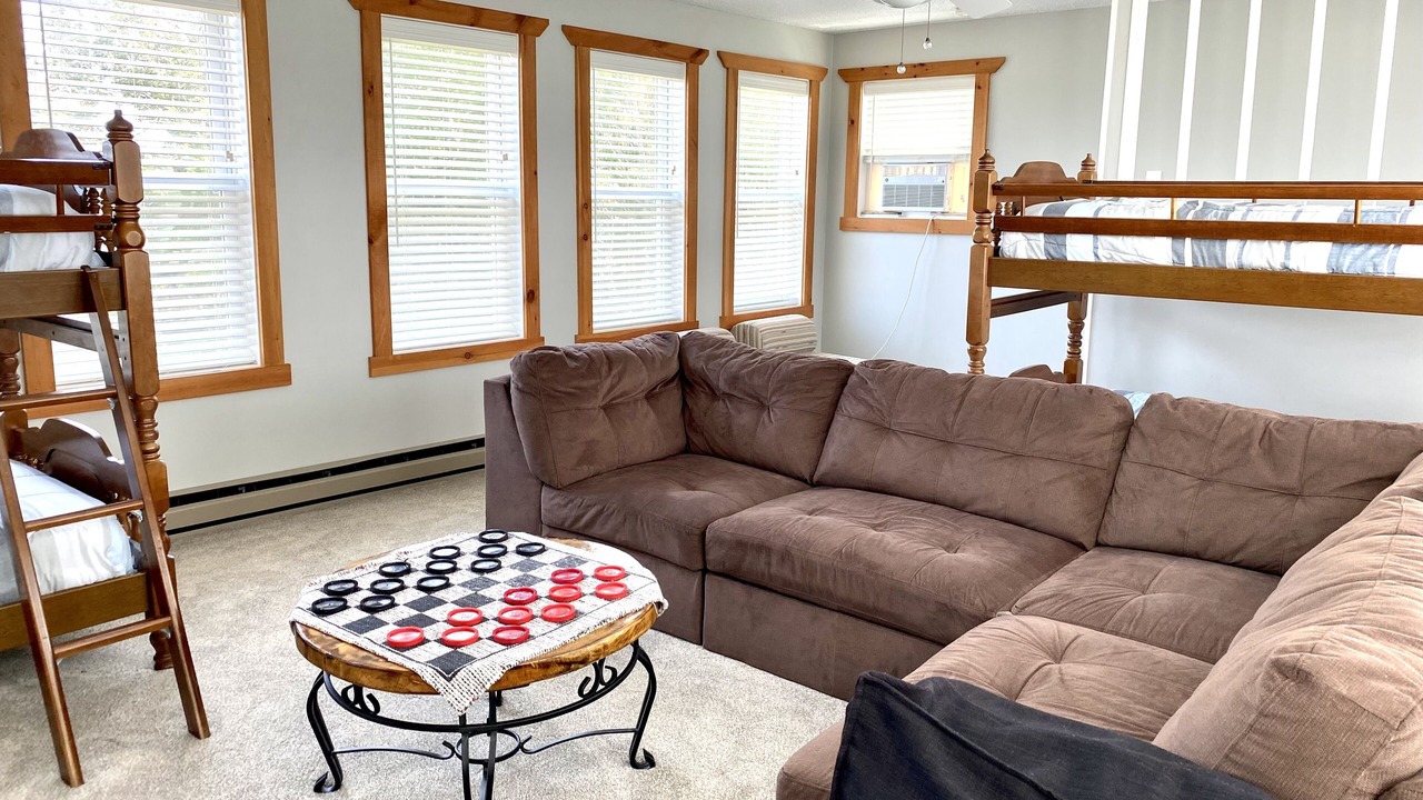 Photo of Livingroom in Seven Devils