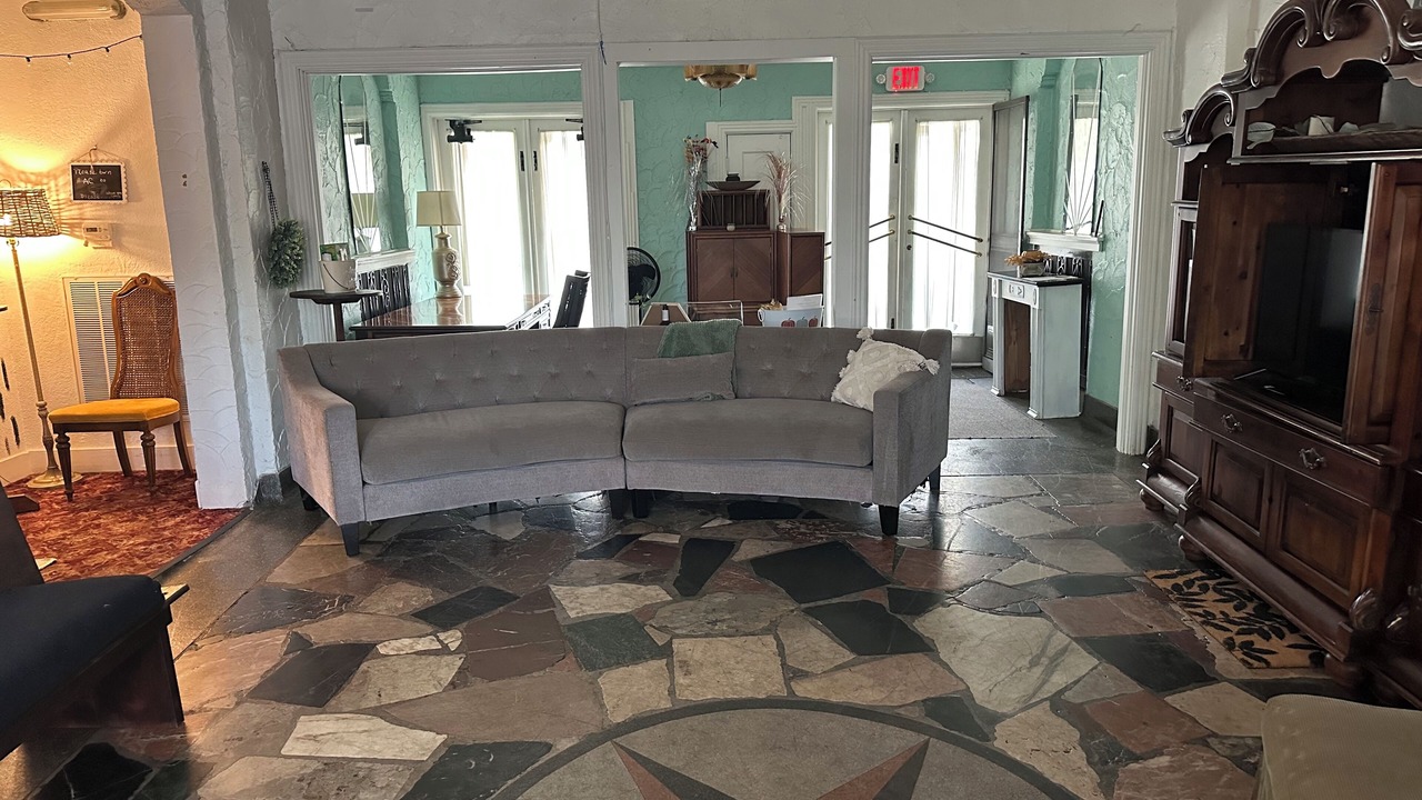 Photo of Livingroom in Webb City