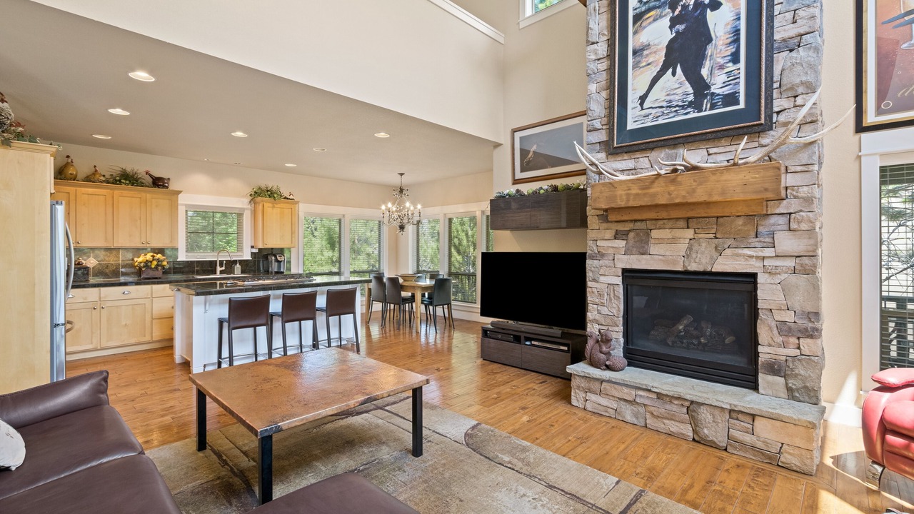 Photo of Livingroom in RiverWild