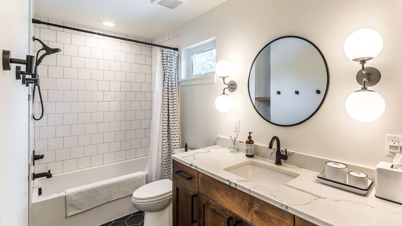 Photo of Bathroom in Orchard District