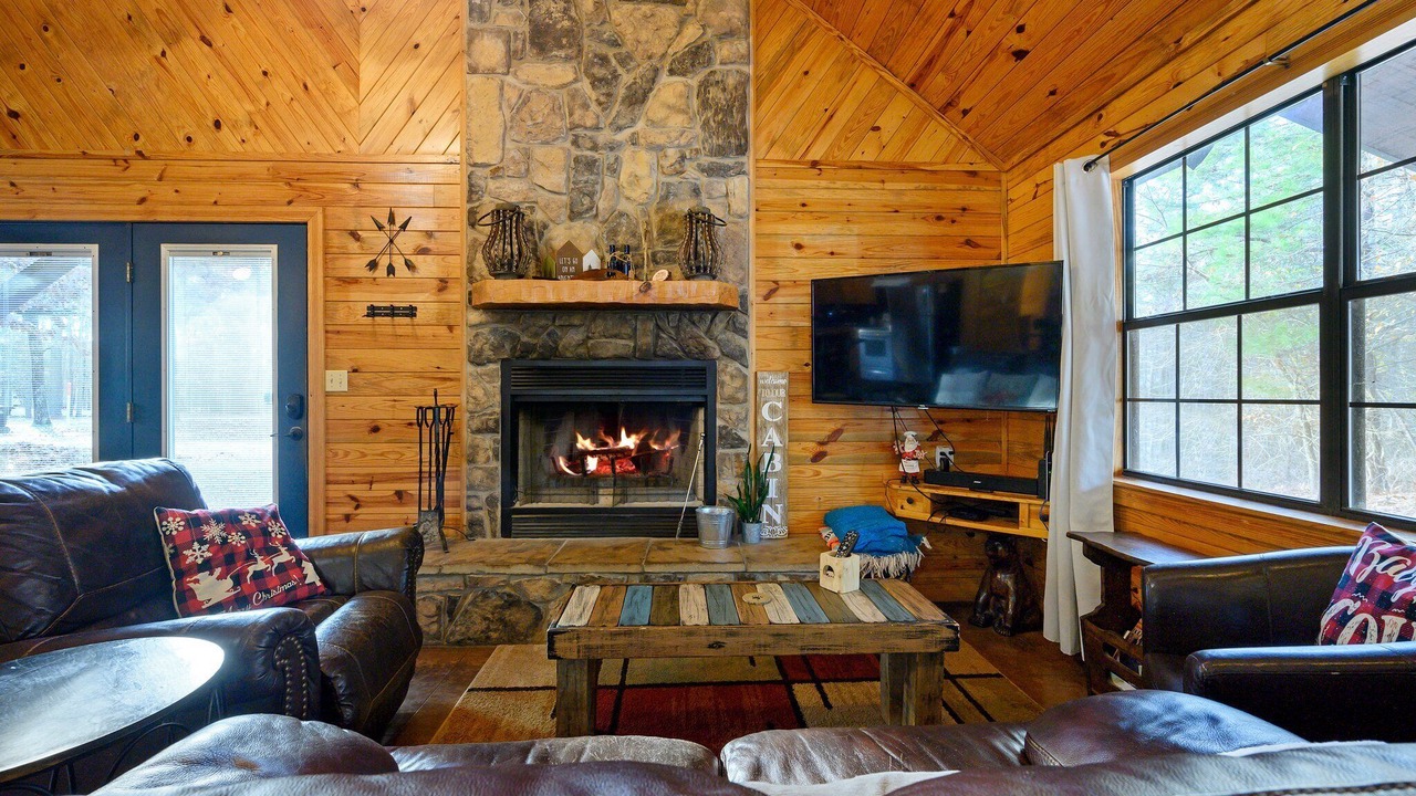 Photo of Livingroom in Broken Bow