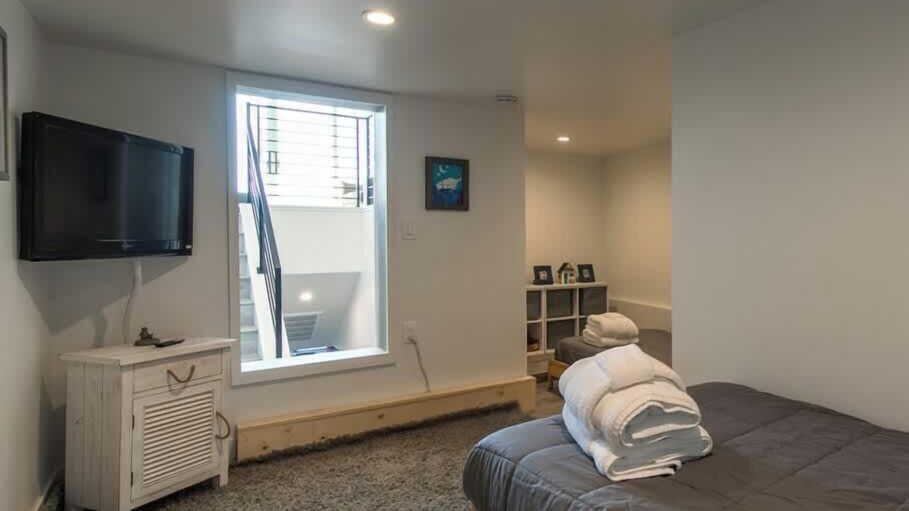 Photo of Bedroom in Opal Cliffs
