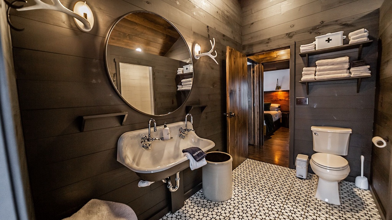 Photo of Bathroom in Speculator