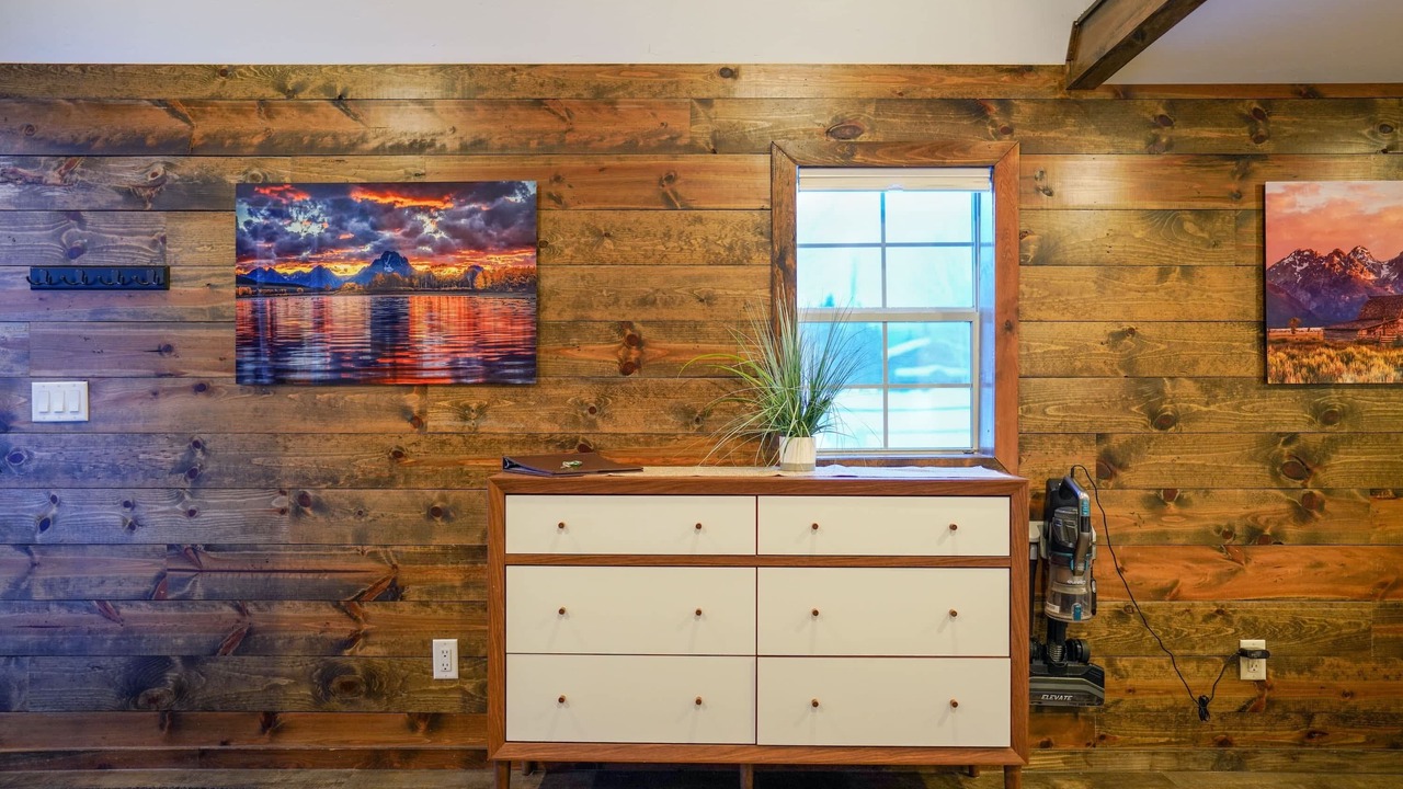 Photo of Others in Victor