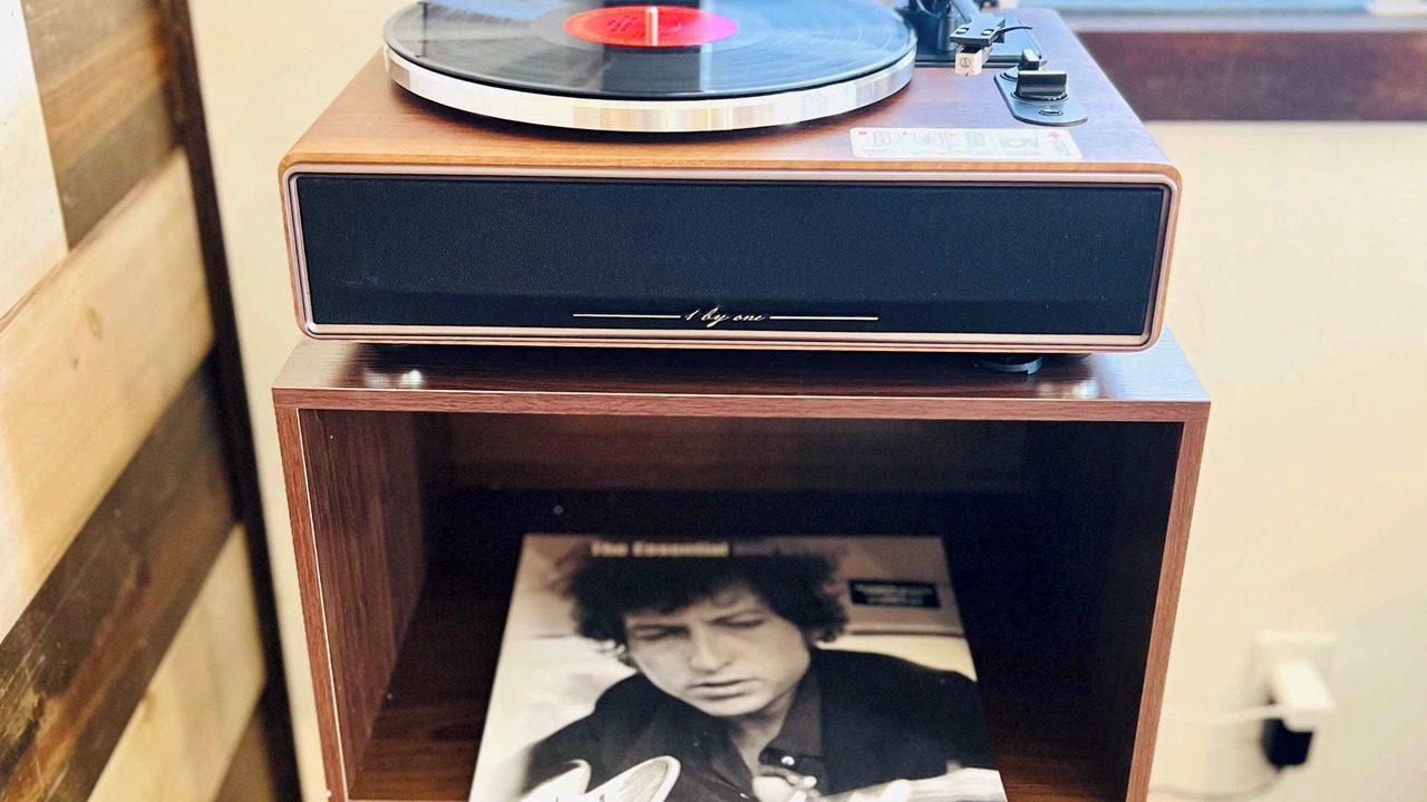 Photo of Others in Victor