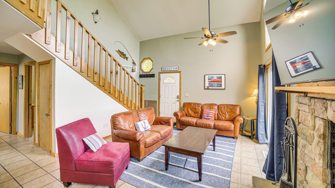 Photo of Livingroom in Kimberling City