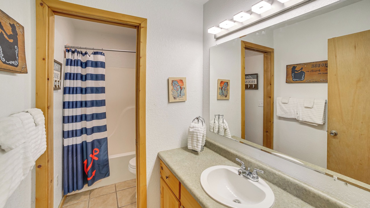 Photo of Bathroom in Kimberling City