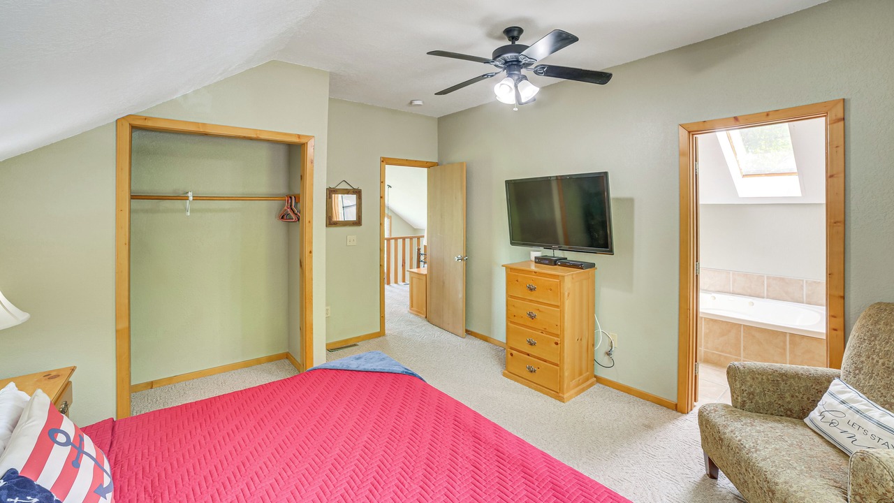 Photo of Bedroom in Kimberling City