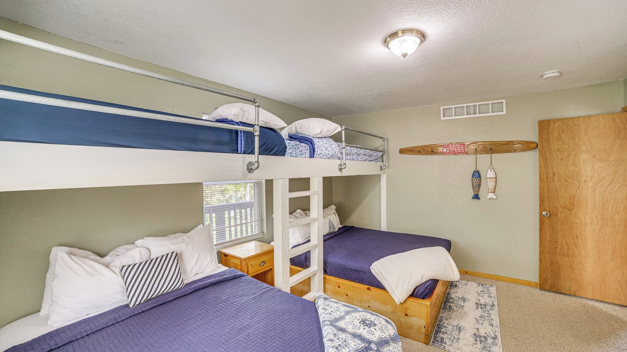 Photo of Bedroom in Kimberling City