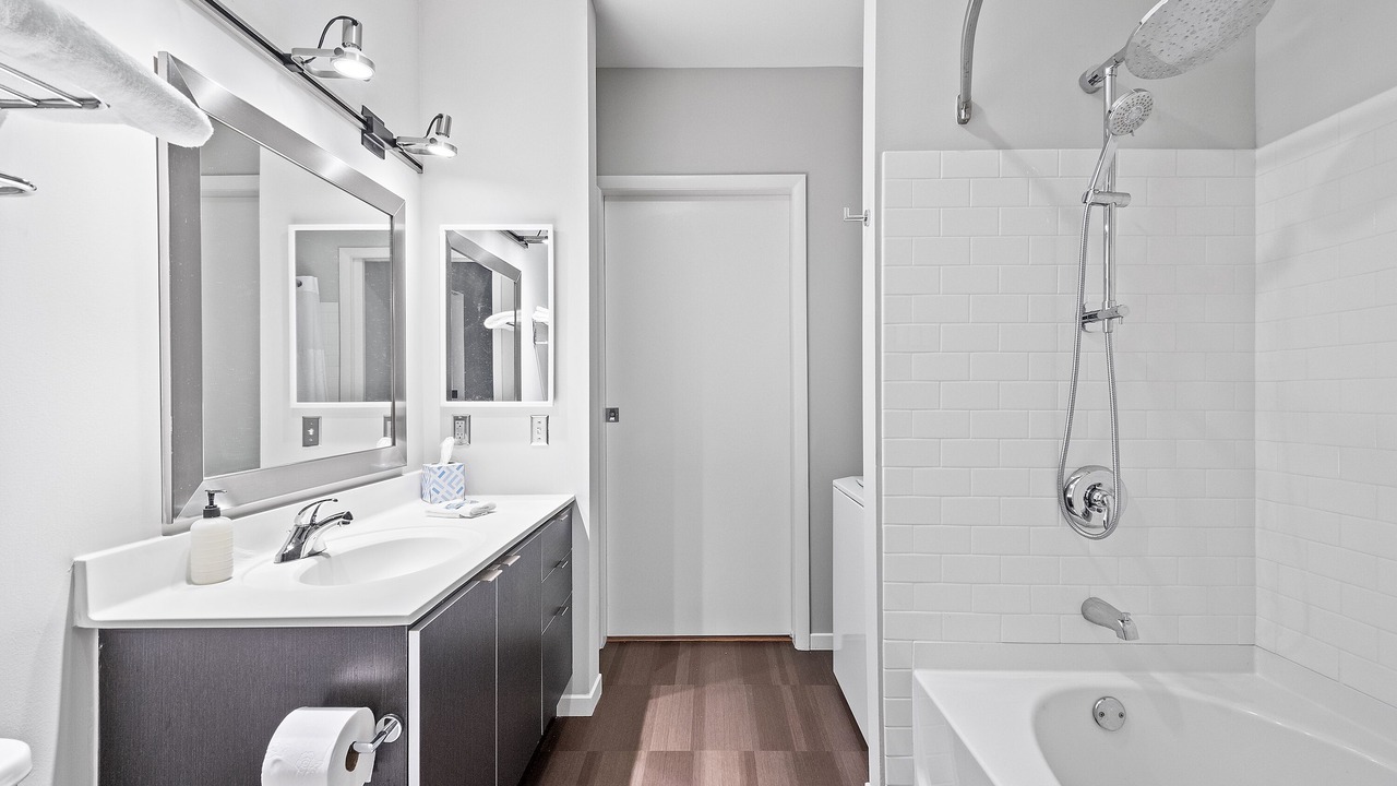Photo of Bathroom in South Side Flats