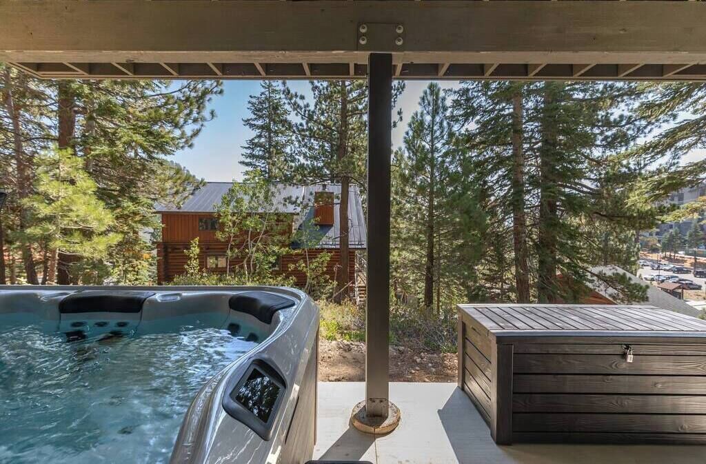 Photo of Outdoor in Mammoth Lakes