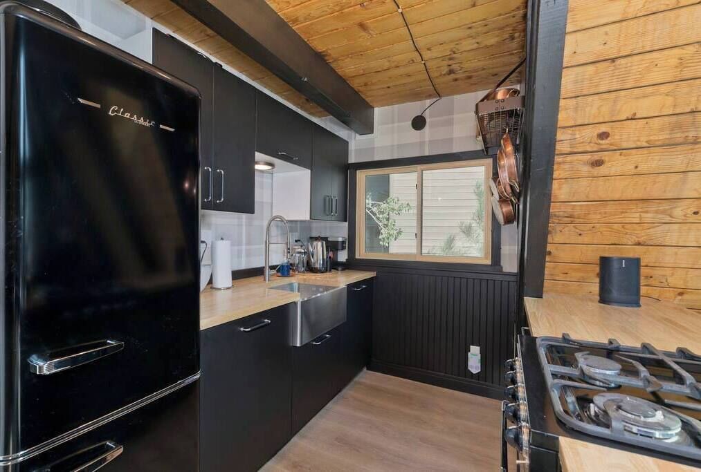 Photo of Kitchen in Mammoth Lakes