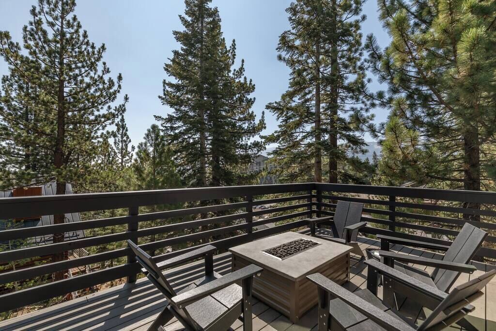 Photo of Patio Balcony in Mammoth Lakes