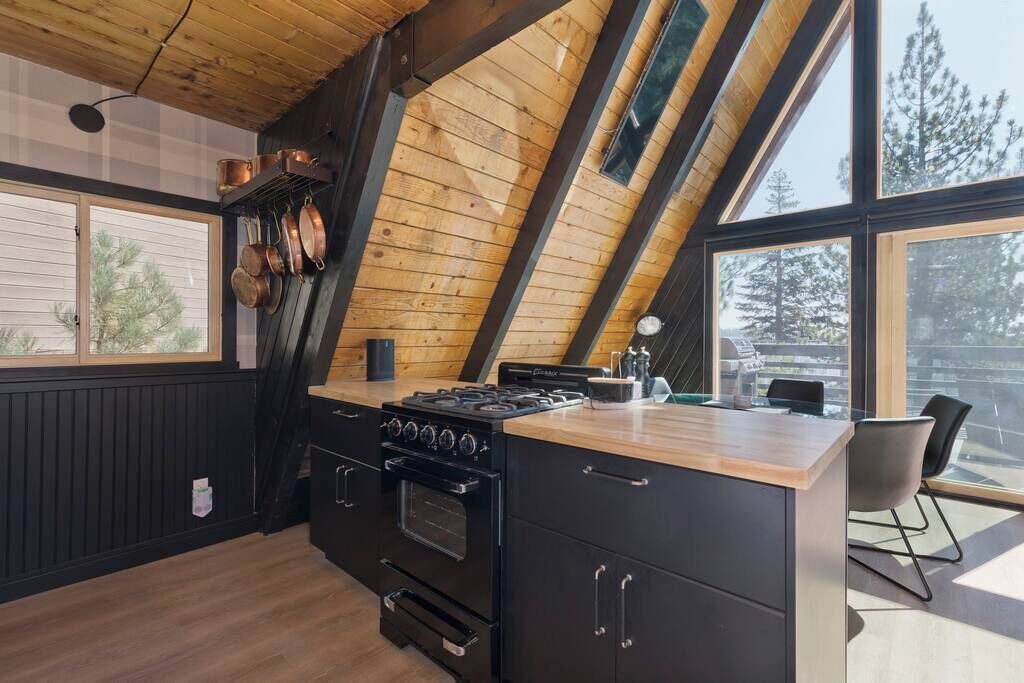 Photo of Kitchen in Mammoth Lakes