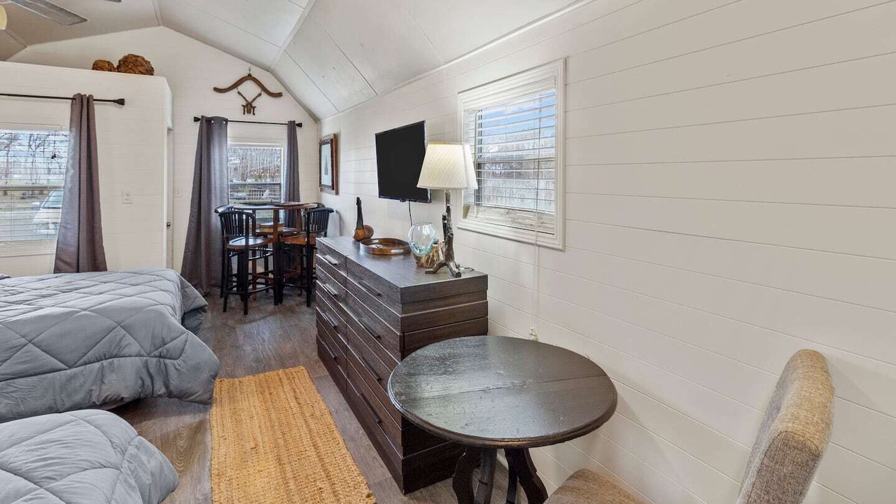 Photo of Bedroom in Oil City