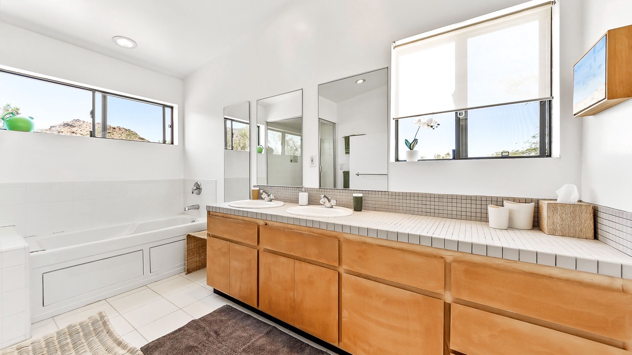 Photo of Bathroom in Joshua Tree Highlands