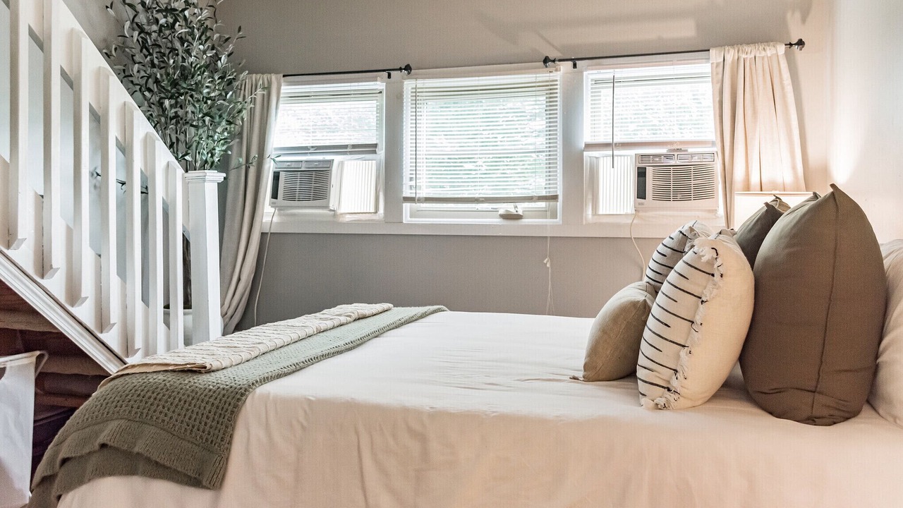 Photo of Bedroom in Blodgett Mills