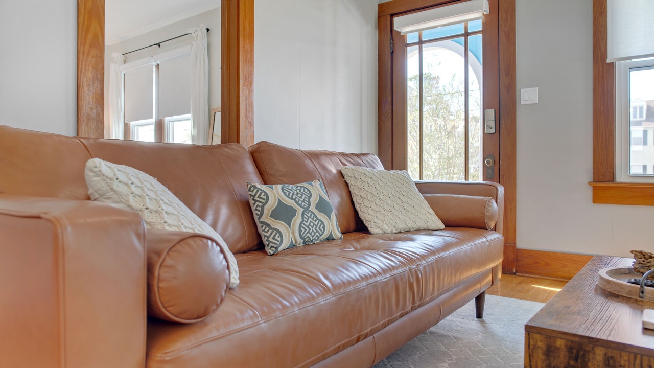 Photo of Livingroom in Freetown - Port Rico