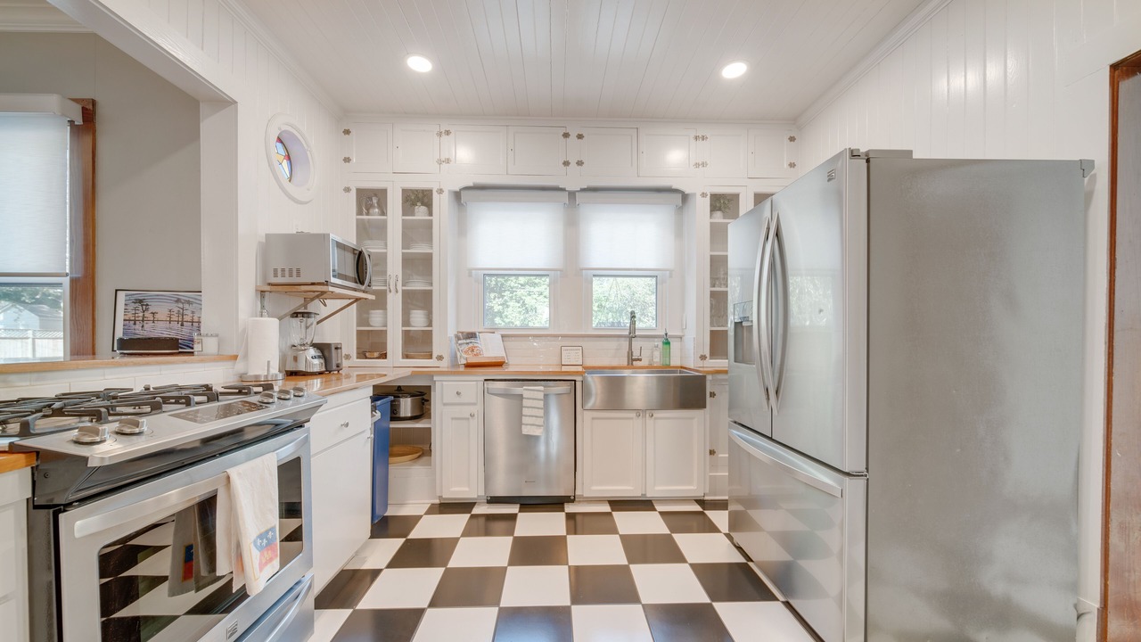 Photo of Kitchen in Freetown - Port Rico